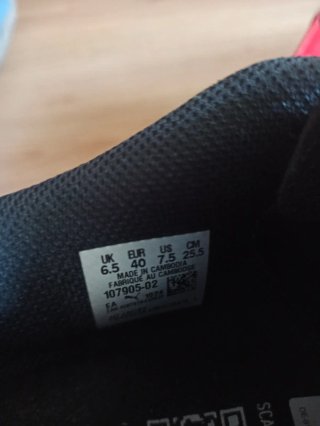 Botas multitacos Puma Ultra 5 Play TT Negras