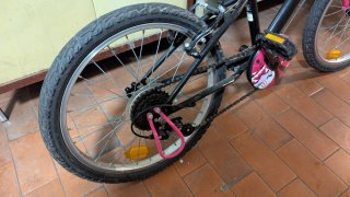 Bicicleta BTWIN 20" niña rosa y negra