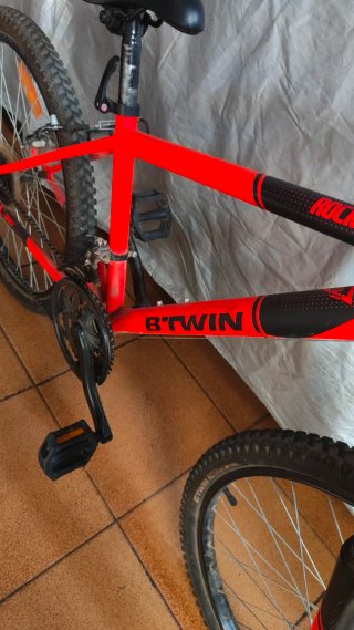 Bicicleta B'TWIN Roja