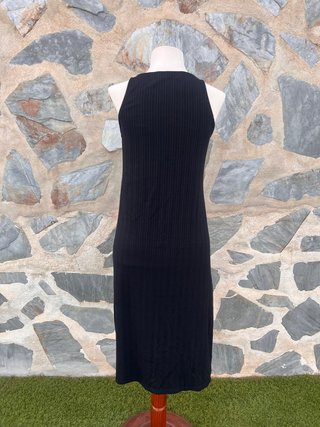 Vestido negro plisado con encaje