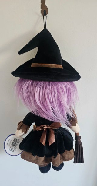 Peluche Bruja Morada con Escoba