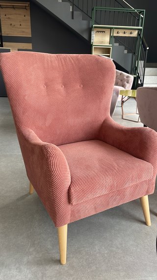 Sillón rosa de tela muy cómodo