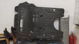 Cubrecarter trasero de un Citroen c4 año 2010