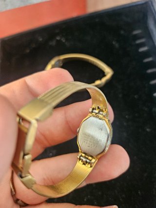 2 relojes de mujer clasicos citizen