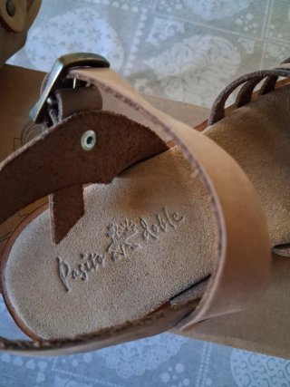 Sandali in pelle per bambina beige/marrone