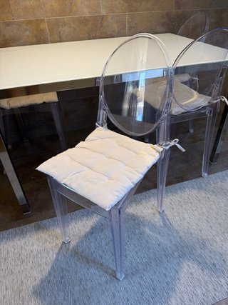 Mesa y 4 Sillas Diseño Moderno