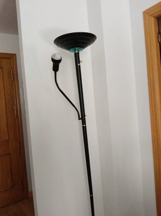 Lámpara de pie negra,No hago envíos.