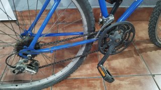 Bicicleta de montaña azul para adulto