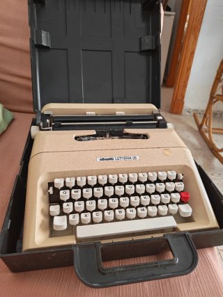 Máquina de escribir Olivetti Lettera 35