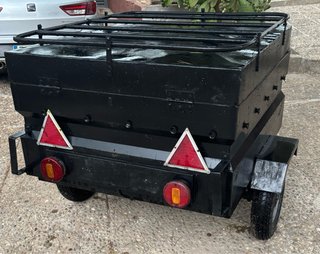 Remolque de carga ligero negro