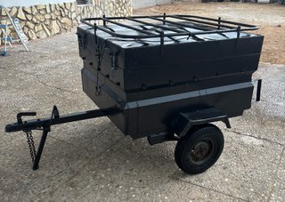 Remolque de carga ligero negro