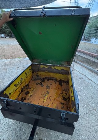 Remolque de carga ligero negro
