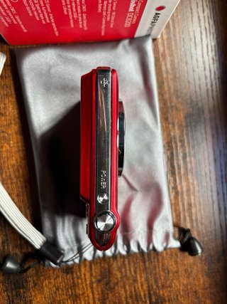 Cámara AgfaPhoto Realishot DC8200 Roja + Funda
