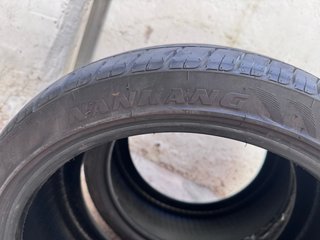 Neumáticos 245/35/18 92Y Nuevos