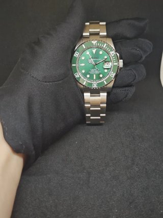 Reloj Seiko Submariner Verde Acero plateado Hulk