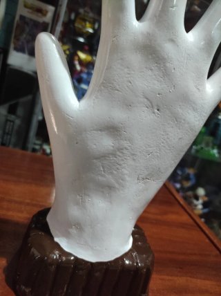 Escultura mano