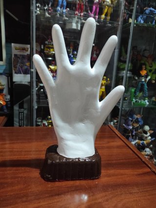 Escultura mano