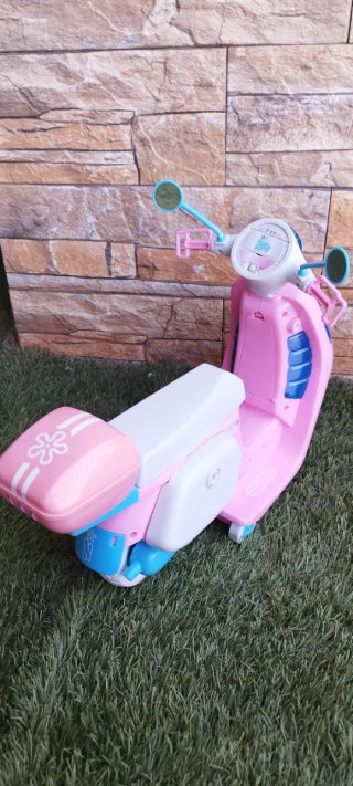 Moto Nancy rosa