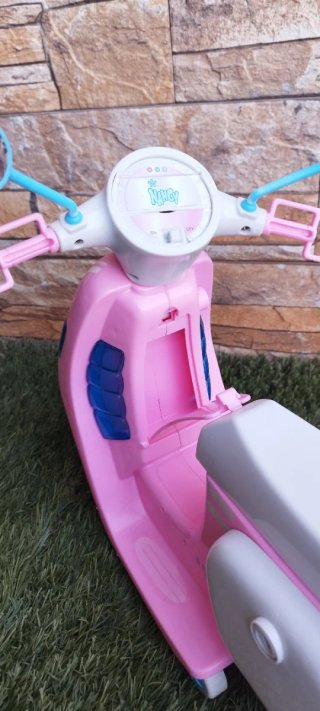 Moto Nancy rosa