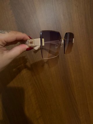 Occhiali da sole rosa