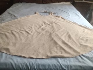 Vestido beige sin mangas