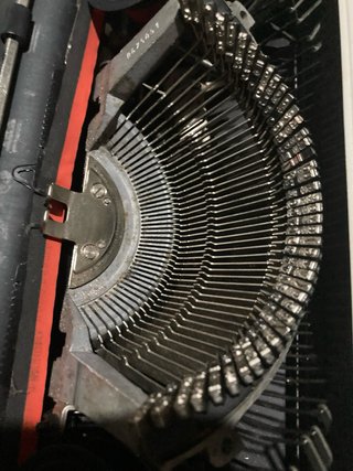 Máquina de escribir Olivetti Lettera 42