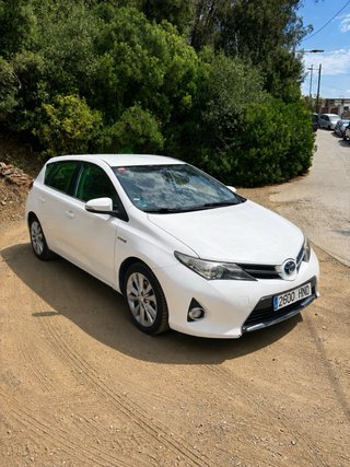 Toyota Auris 1.8 Hybrid Active Automático – 2012 -