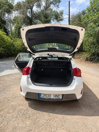 Toyota Auris 1.8 Hybrid Active Automático – 2012 -