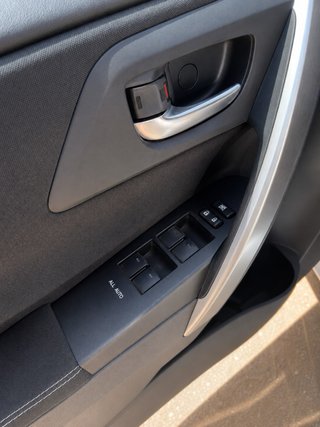 Toyota Auris 1.8 Hybrid Active Automático – 2012 -