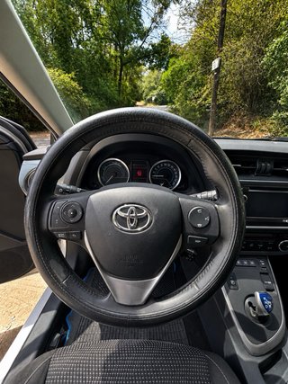 Toyota Auris 1.8 Hybrid Active Automático – 2012 -