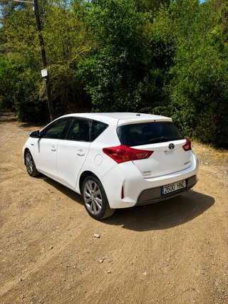 Toyota Auris 1.8 Hybrid Active Automático – 2012 -