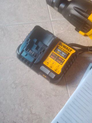 Taladro Percutor Dewalt DCH133 XR Li-Ion+Flex volt
