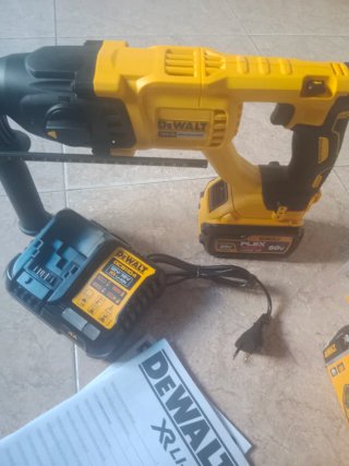 Taladro Percutor Dewalt DCH133 XR Li-Ion+Flex volt