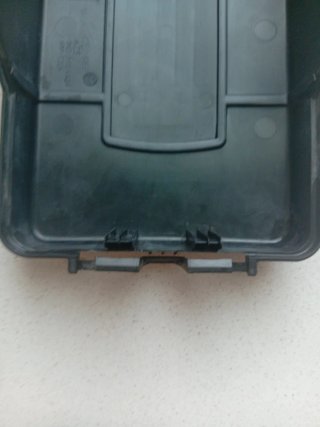 TAPA BATERIA MOTOR BORNES 12V SEAT AUDI SKODA TDI