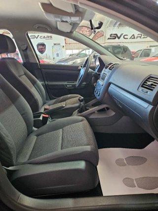 Volkswagen Golf 1.6 gasolina,solo 25.000k,1 dueño.
