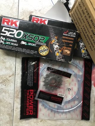 Kit Transmisión RK 520XSO2 Cadena Oro