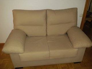 Juego  de 3 sofás  uno de 3 plazas y  dos de dos p
