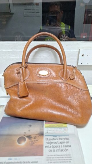 Bolso de piel marrón