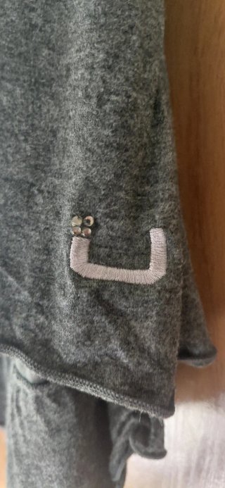 Top gris de la colección U A.Domínguez. Talla S.