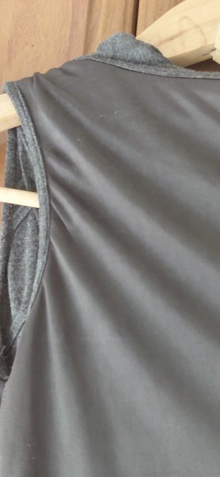 Top gris de la colección U A.Domínguez. Talla S.