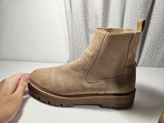 Botas beige mujer con taquitos.