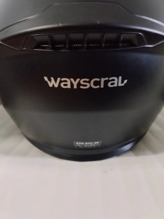 Casco negro con visor
