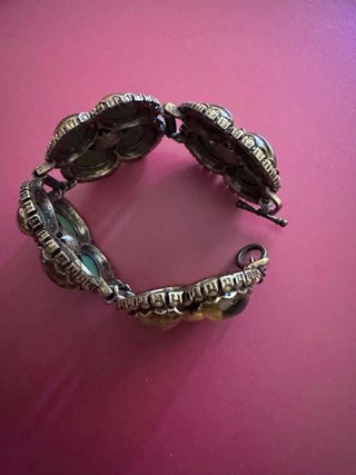 Pulsera bisutería piedras verdes y doradas