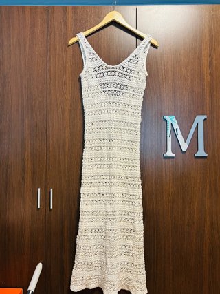 Vestido largo de crochet beige