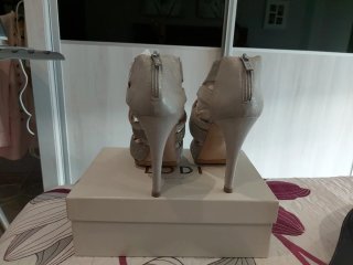 Sandalias Lodi Talla 41 Beige y Plateadas