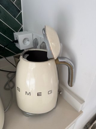 Hervidor de agua SMEG beige