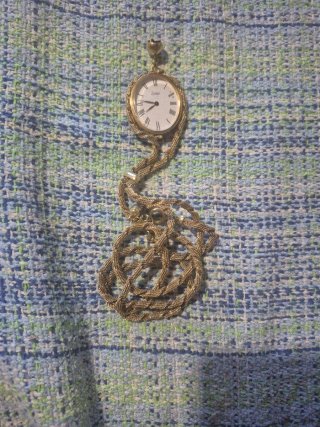 Reloj Suky Colgante Chapado en Oro