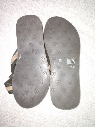 Sandalias de hombre verdes y beige
