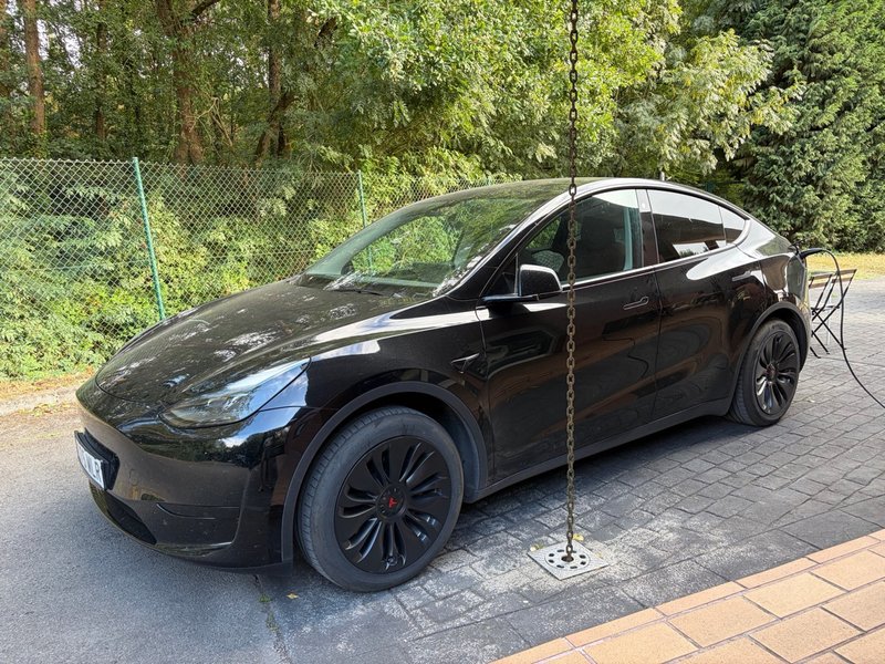 Tesla Model Y 2024 - foto 1