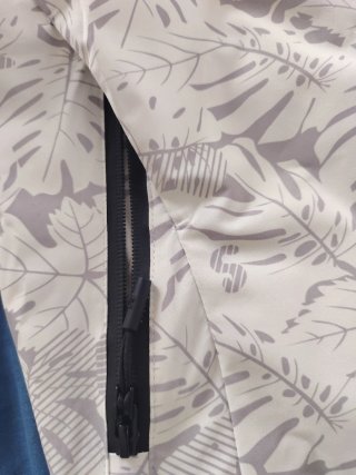 Impermeable verano estampado hojas